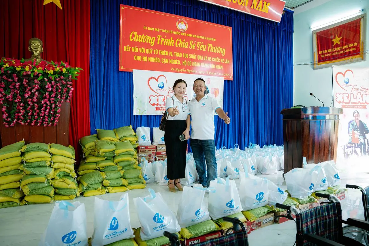 Hình ảnh minh họa các kênh hỗ trợ và cộng đồng giúp đỡ người chơi tại 18win1